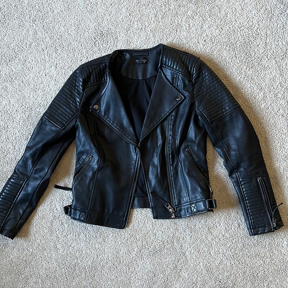 Topshop women’s faux leather black moto jacket in size US 4